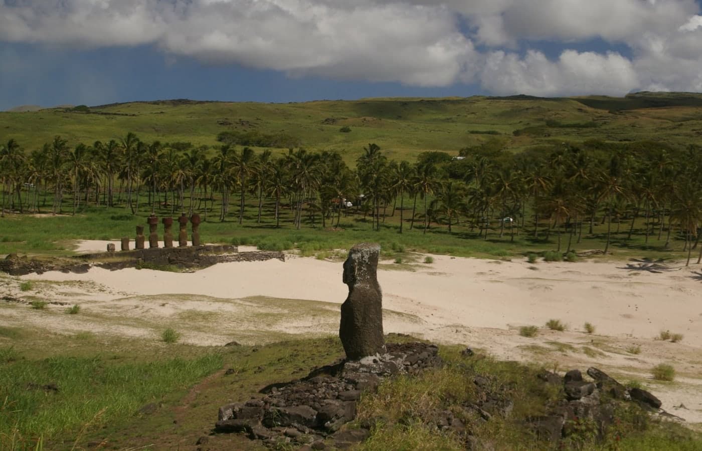 Turquoise sea and coastline under daylight.